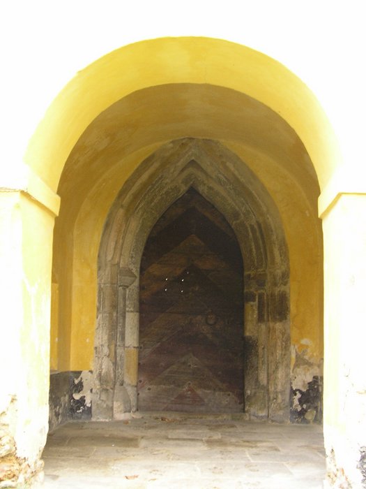 02 Portal kostela v Blanici.JPG